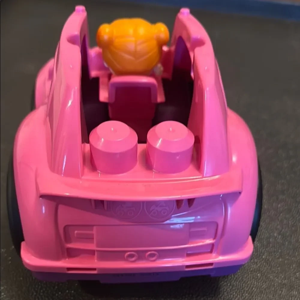 Mega Bloks Pink Toy Car with Smiling Design Doll included